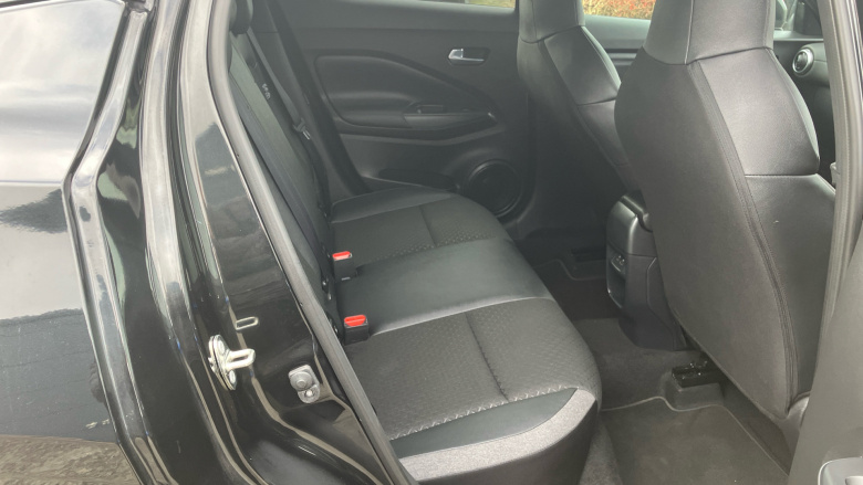 Nissan Juke 1.0 DiG-T N-Connecta 5dr Petrol Hatchback